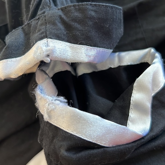 Harve Benard Black Blouse With White Ruffle Accents. Size XL. - Picture 6 of 6